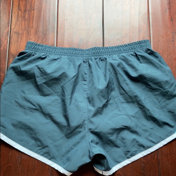 Nike women’s athletic shorts - Picture 2 of 3
